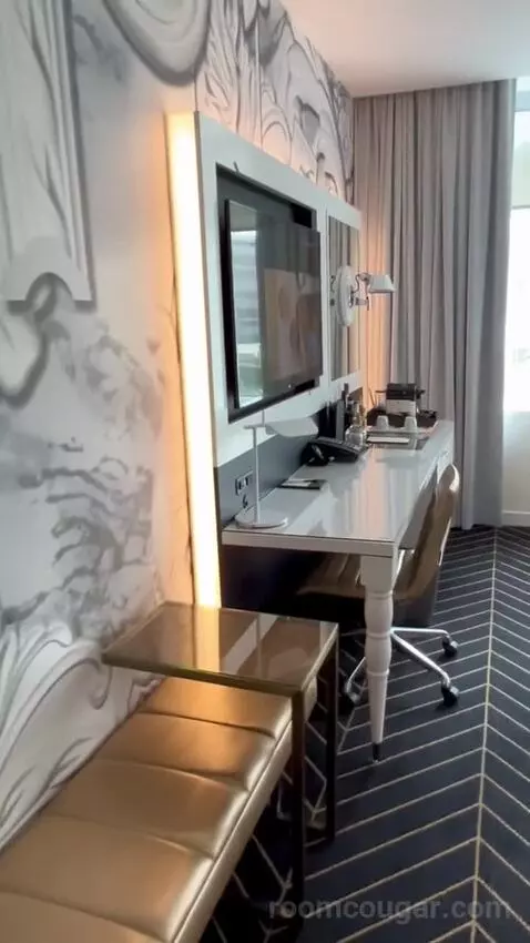 Spectacular, Guest Room, 1 King, Park View (#809) picture #2