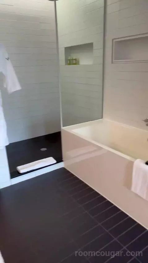 Spectacular, Guest Room, 1 King, Park View (#809) picture #15