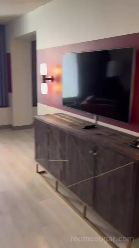 Luxe Suite (#1802) picture #3