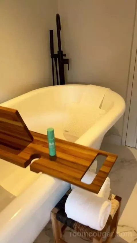 Premium Double Room (#311) picture #5