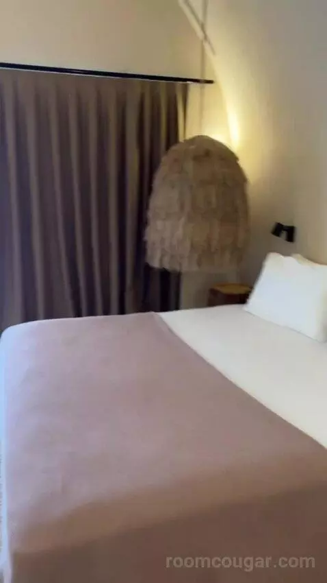 Suite with Sea View bed picture #10
