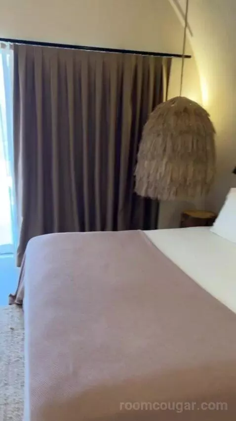 Suite with Sea View bed picture #12