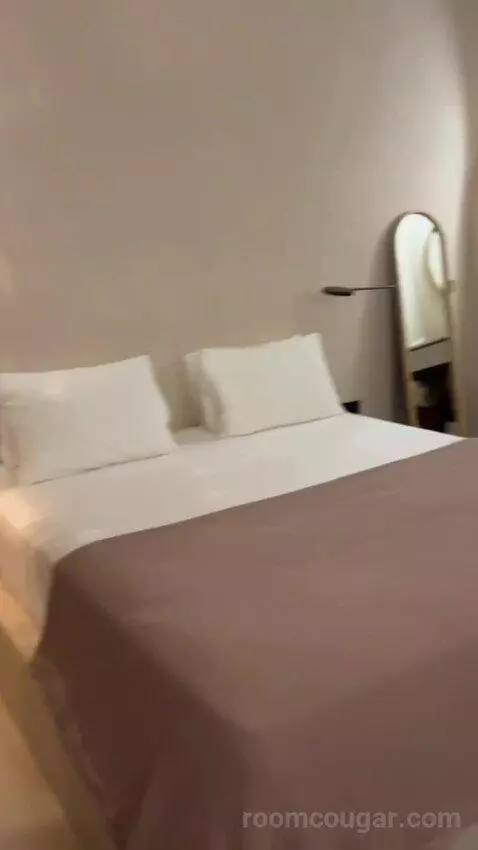 Suite with Sea View bed picture #9