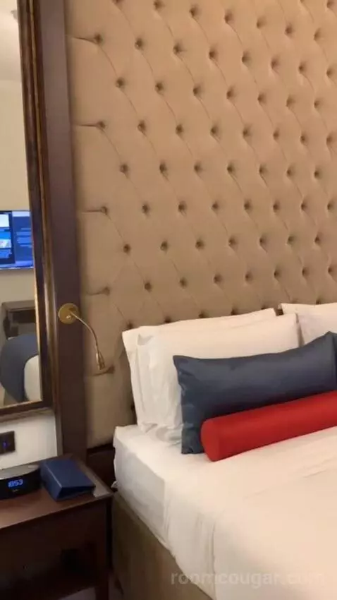 Deluxe Suite bed picture #2