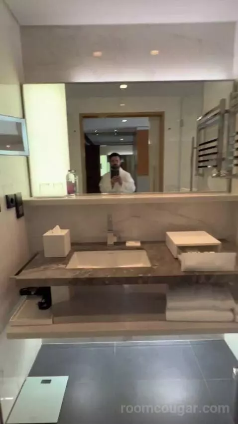Pool Room bathroom picture #4