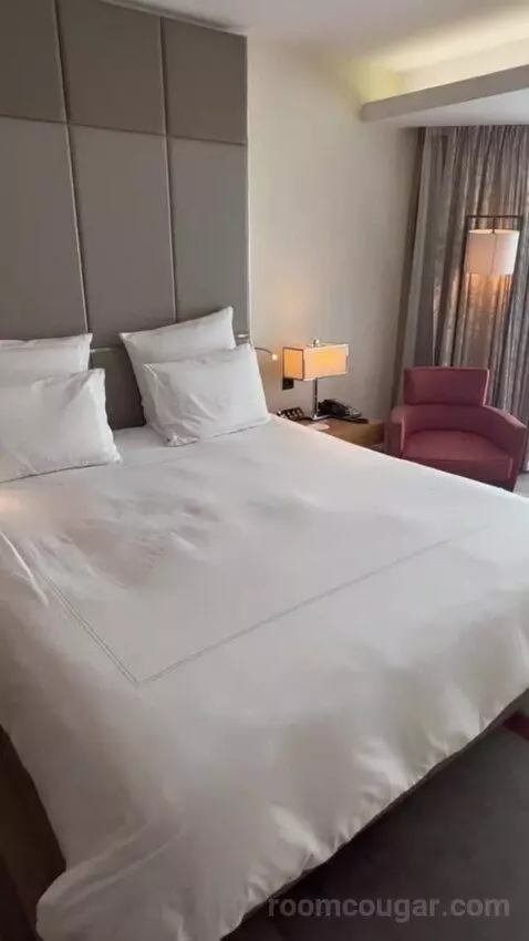 Pool Room bed picture #3