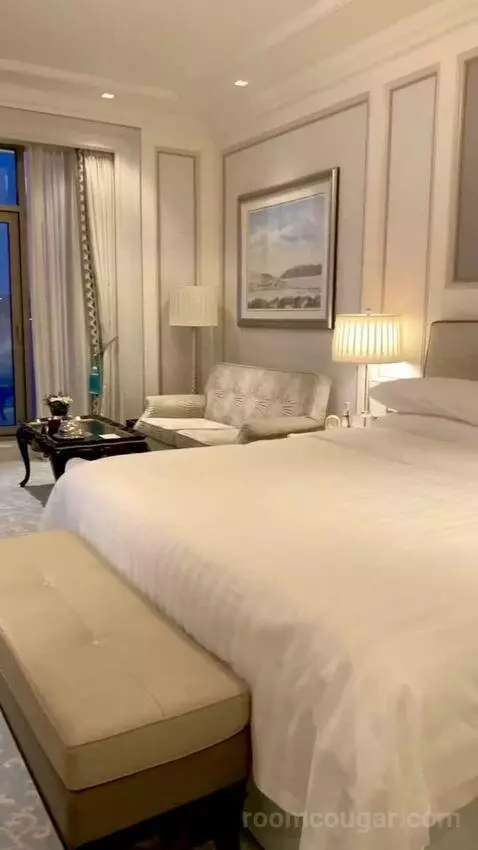 Premier Room with Bosphorus View bed picture #2