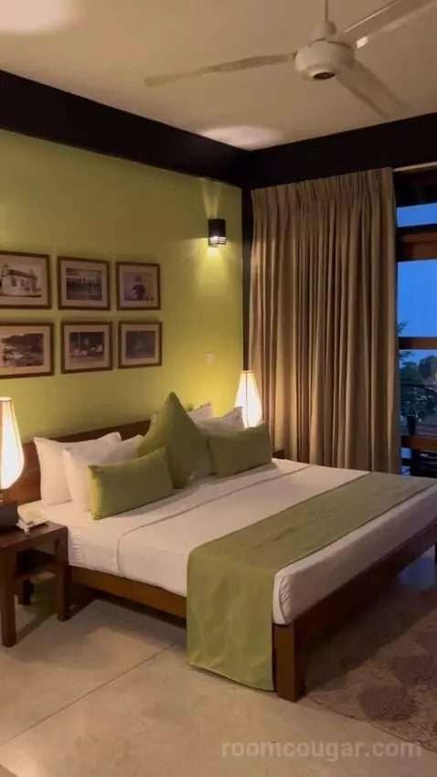 Deluxe Room (#7) bed picture #5