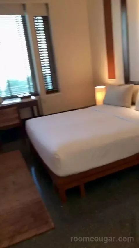 Serai Room bed picture #1