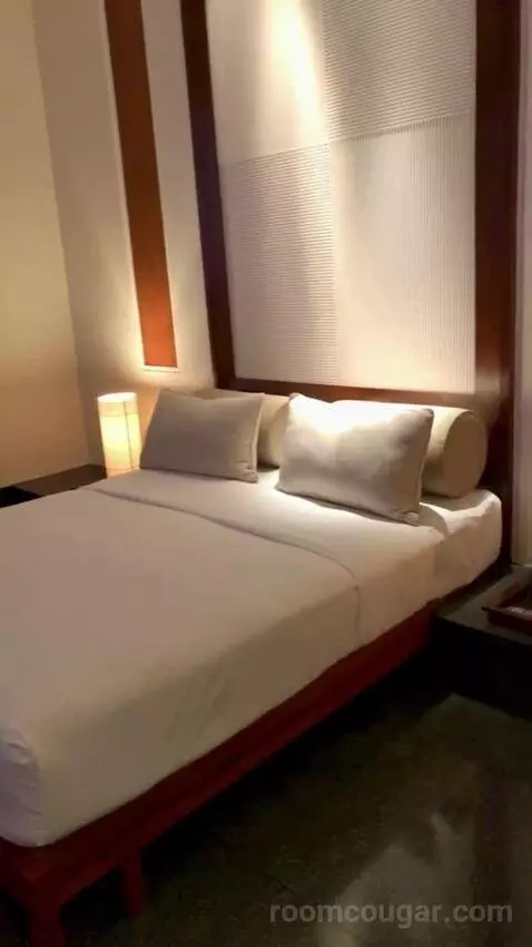 Serai Room bed picture #9