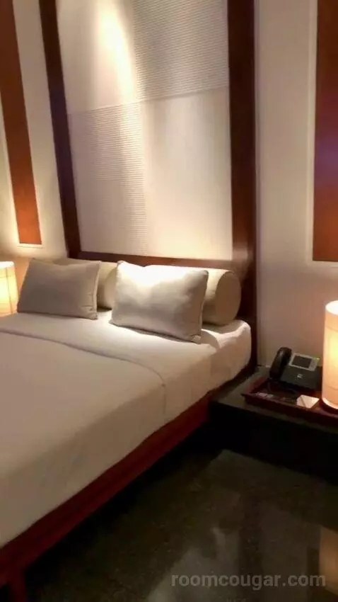 Serai Room bed picture #11