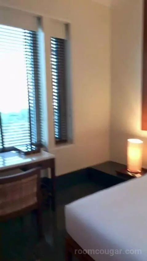 Serai Room bed picture #5