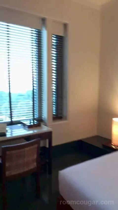 Serai Room bed picture #6