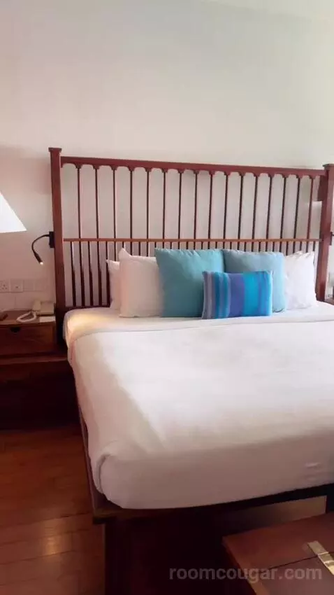 Luxury Room (#415) bed picture #2