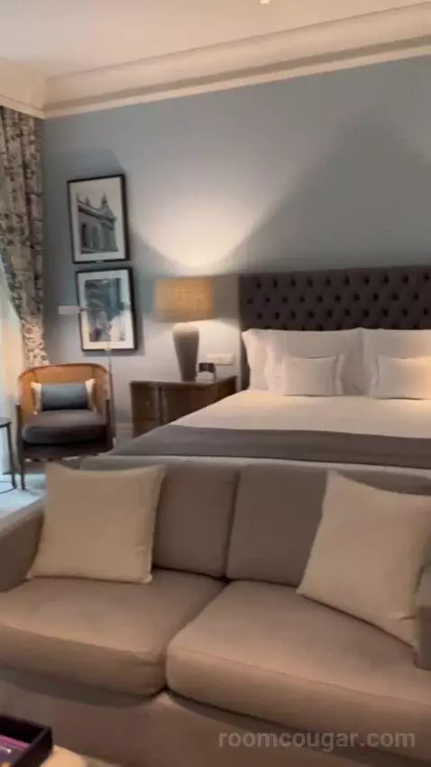 Junior Suite bed picture #6