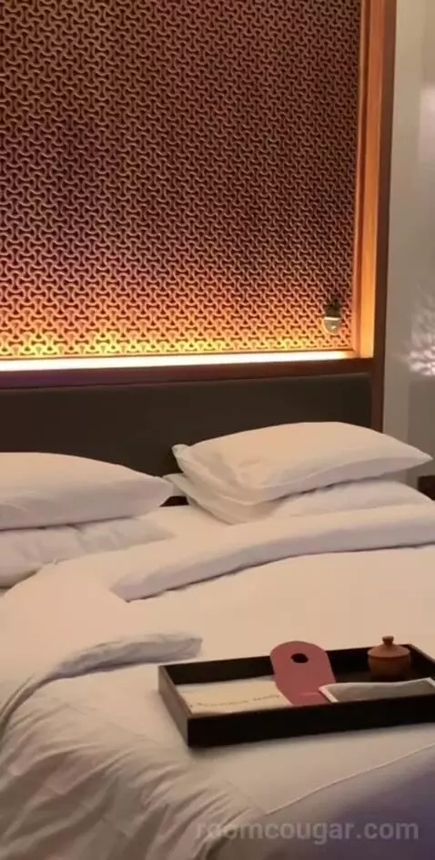 Deluxe Canyon View Room bed picture #7