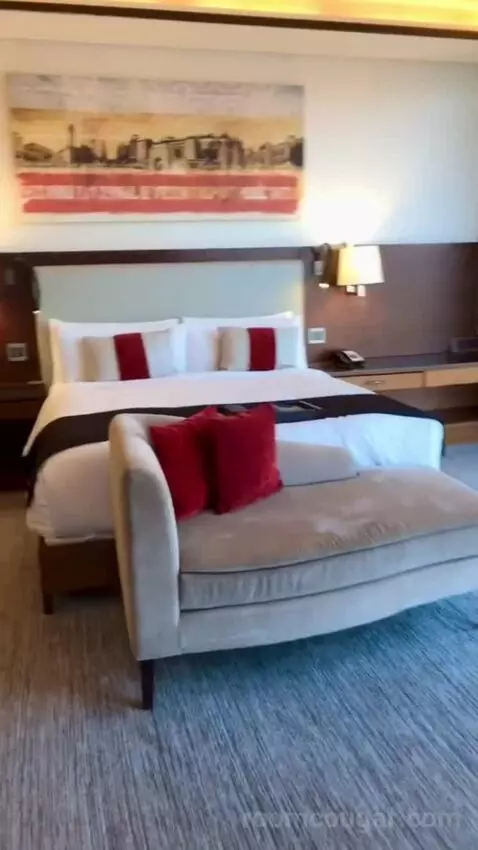 Fairmont Gold Signature Suite City View bed picture #1