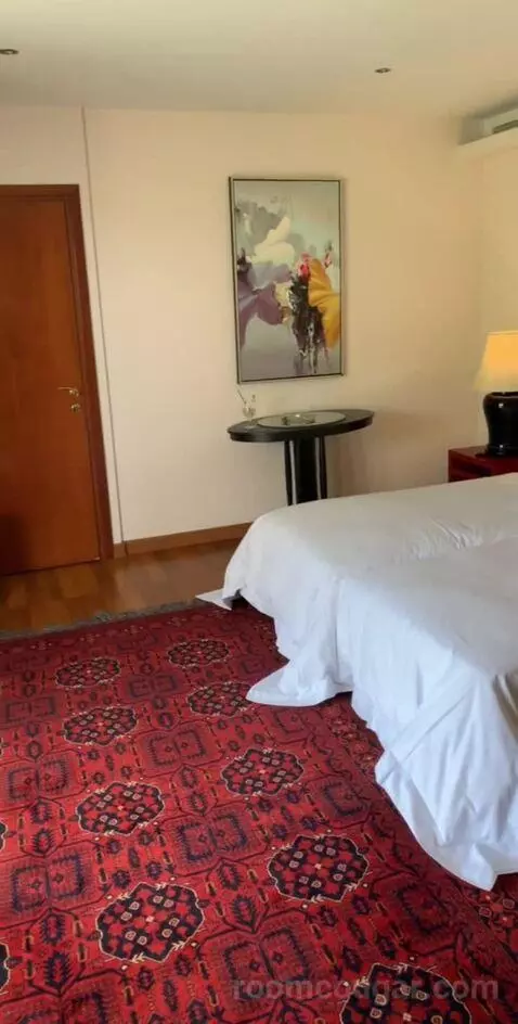 Exclusive Junior Suite with Private Jacuzzi or Pool bed picture #6