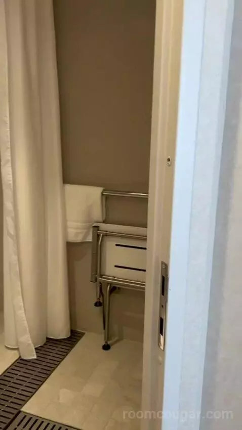Double Room w/ Ocean View & Disabled Access (#514) bathroom picture #5