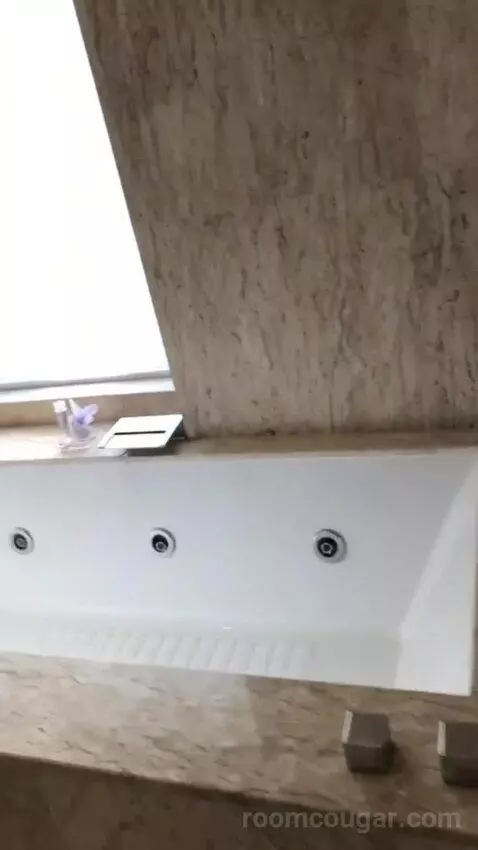 Family King Suite with One King Bed and One Bunk Bed - City View bathroom picture #8