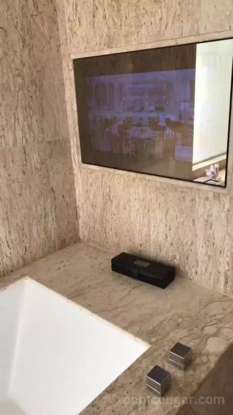 Family King Suite with One King Bed and One Bunk Bed - City View bathroom picture #12