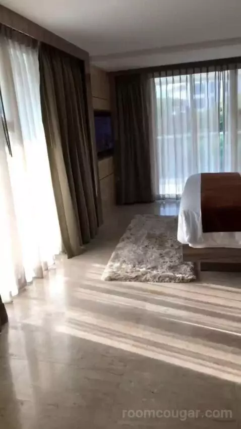 Family King Suite with One King Bed and One Bunk Bed - City View bed picture #5