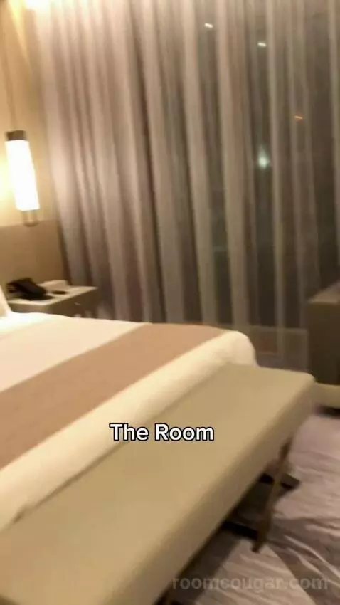 Executive Double Room bed picture #2
