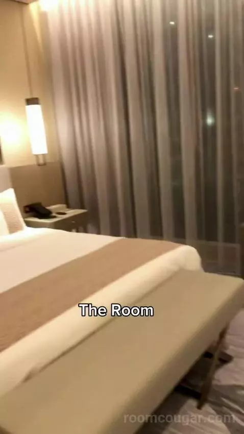 Executive Double Room bed picture #3