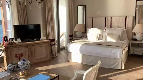 Deluxe Balcony Sea View Room bed picture #1