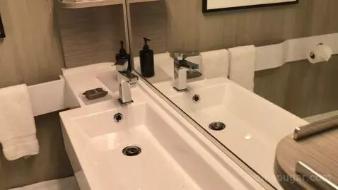 Infinite Veranda Stateroom (#7149) bathroom picture #6