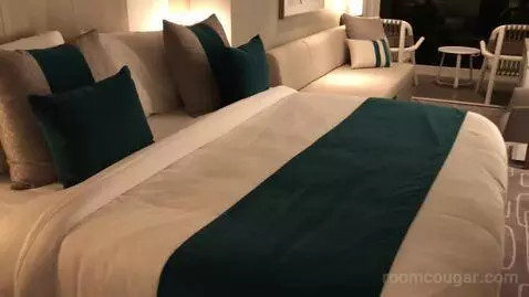 Infinite Veranda Stateroom (#7149) bed picture #4