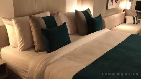 Infinite Veranda Stateroom (#7149) bed picture #5