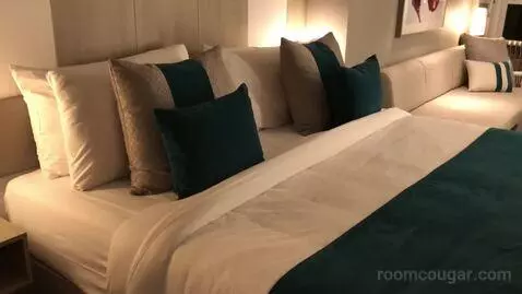 Infinite Veranda Stateroom (#7149) bed picture #6