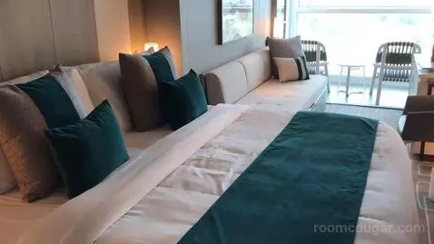 Infinite Veranda Stateroom (#7149) bed picture #2