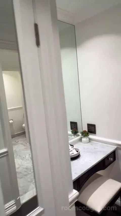 Deluxe Room with Mountain View bathroom picture #1