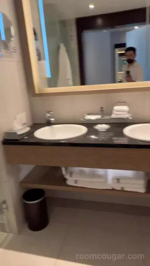 Deluxe Twin Room (#1020) bathroom picture #11