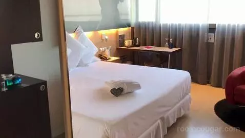 Double Room bed picture #3