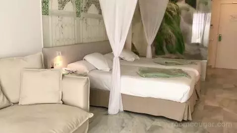 Superior Double Room bed picture #10