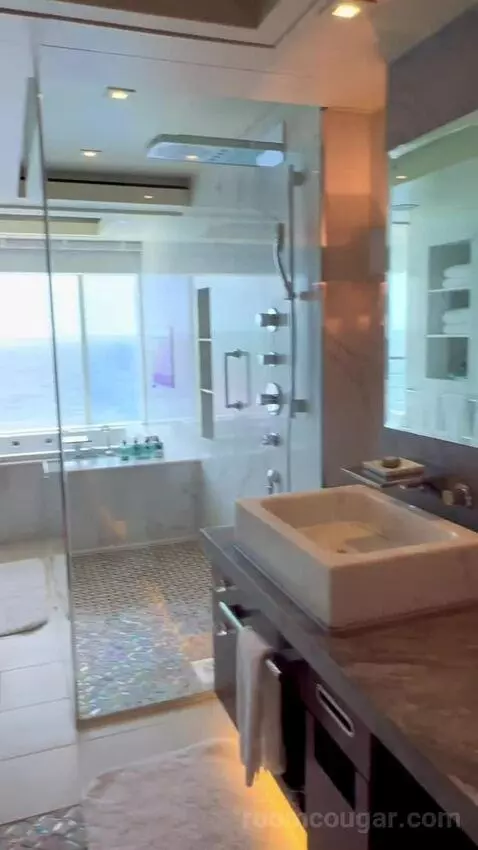 Penthouse Suite (#1023) bathroom picture #1