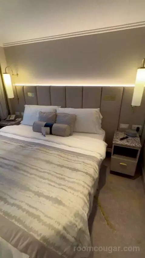 Sapphire Ocean View Suite (#7029) bed picture #7