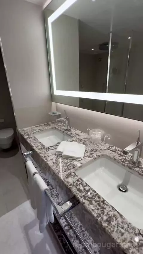 Sapphire Ocean View Suite (#7029) bathroom picture #6