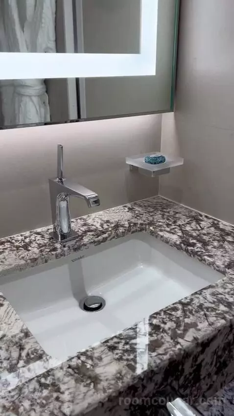 Sapphire Ocean View Suite (#7029) bathroom picture #12