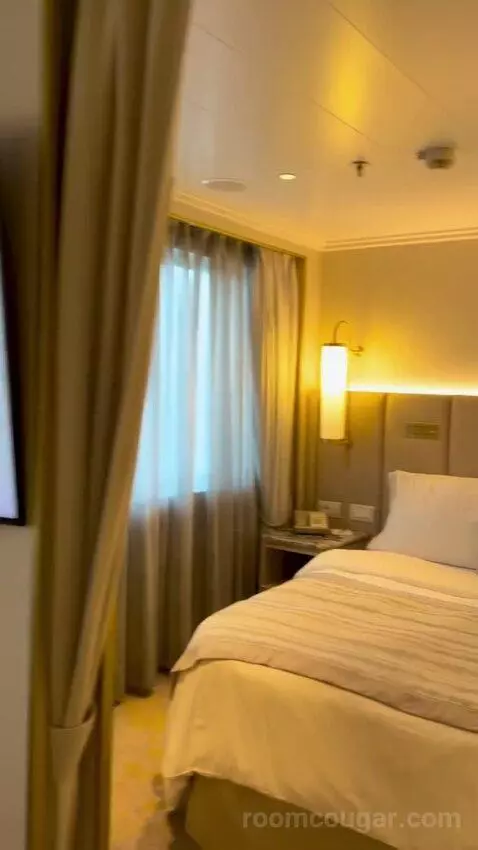 Sapphire Ocean View Suite (#7029) bed picture #1