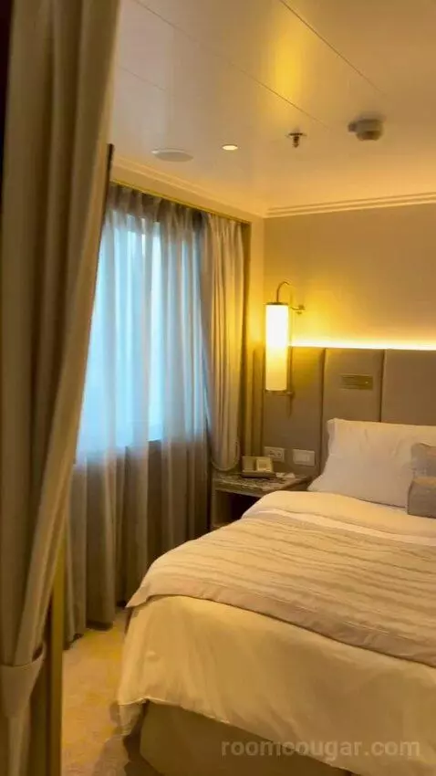 Sapphire Ocean View Suite (#7029) bed picture #2
