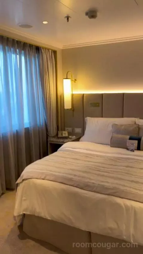 Sapphire Ocean View Suite (#7029) bed picture #6