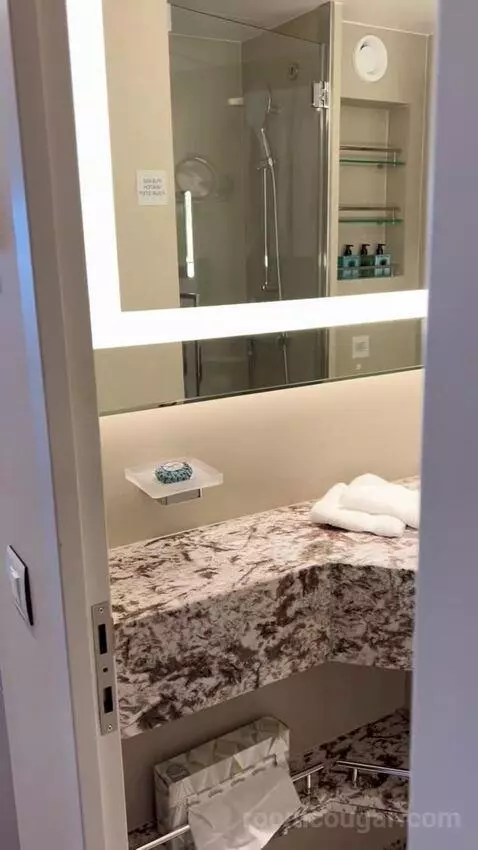 Double Room with Veranda (#8005) bathroom picture #2