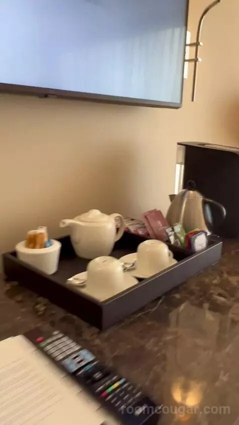 Superior King Room (#1603) picture #11