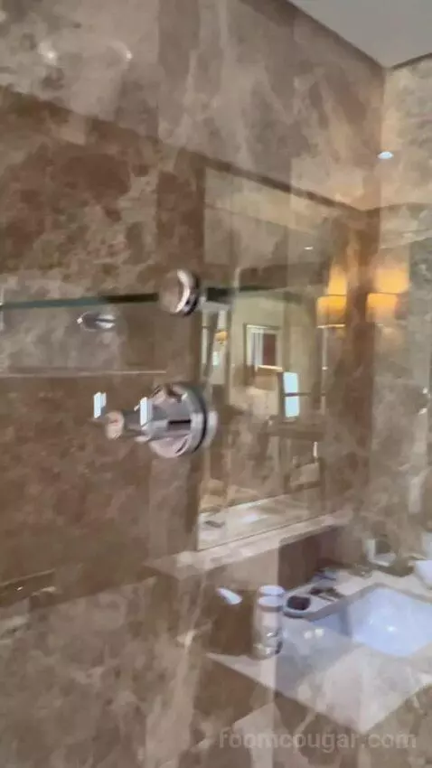 Superior King Room (#1603) bathroom picture #5
