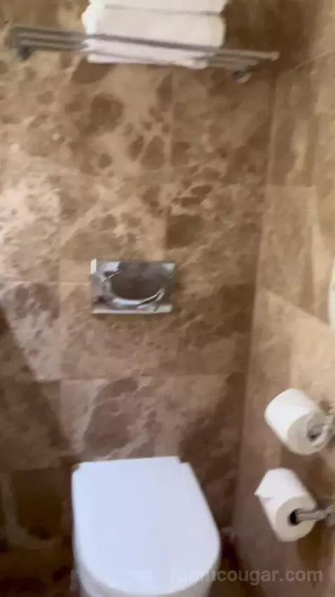 Superior King Room (#1603) bathroom picture #7