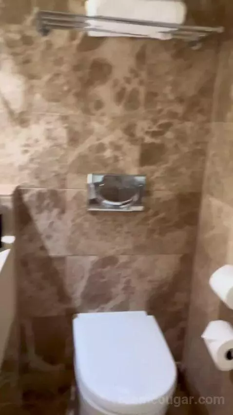 Superior King Room (#1603) bathroom picture #8